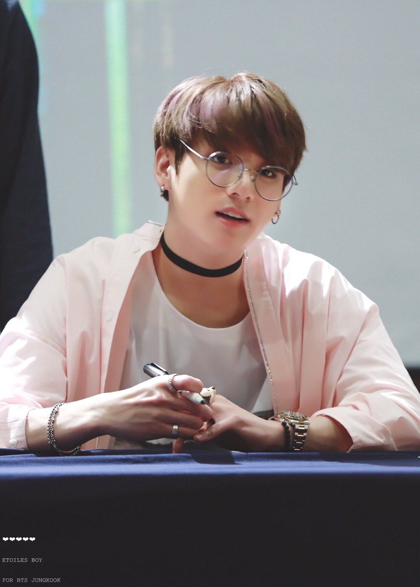 kookpiics's tweet photo. https://t.co/894hEXqtdU