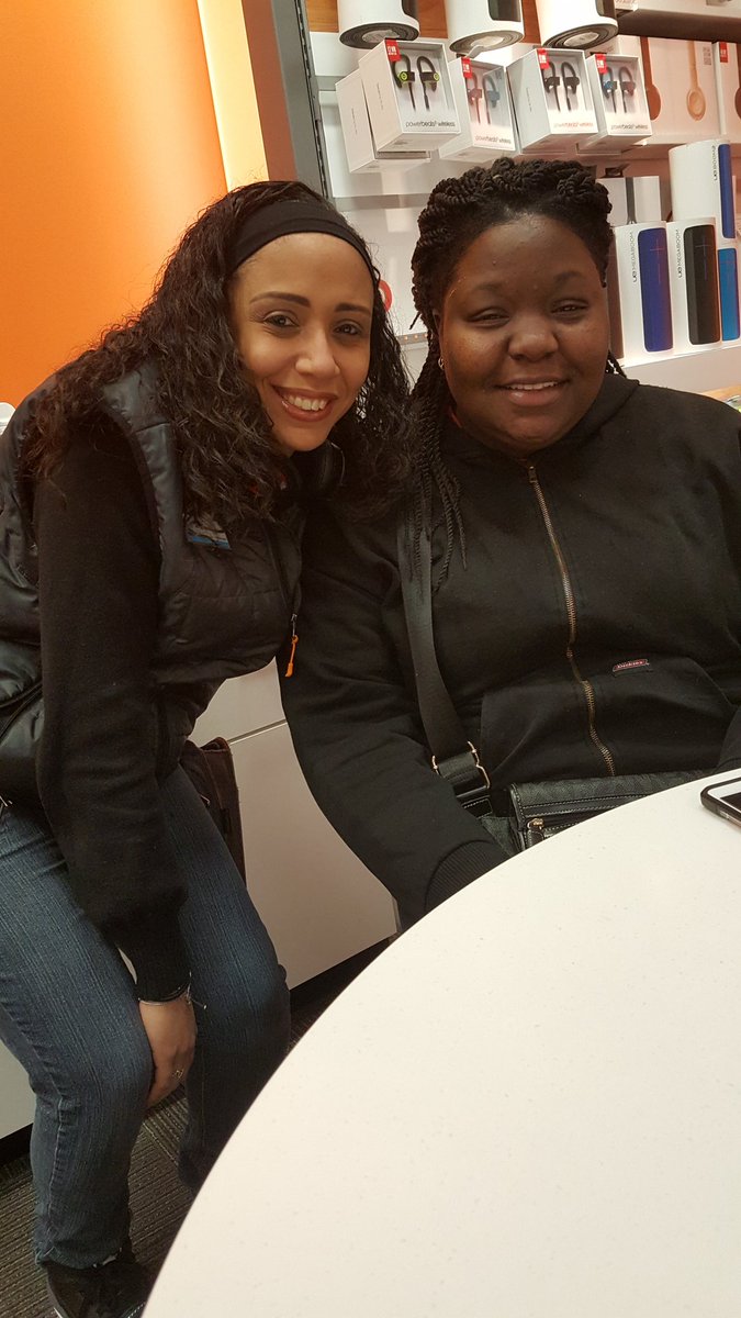 HargartherBrian's tweet photo. #nynjea Another happy customer at marketplace mall!!! https://t.co/7uB3nxG6ty