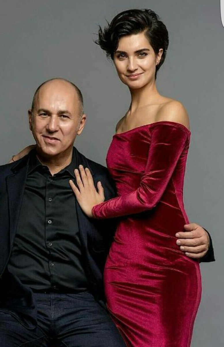 aytl_budak's tweet photo. Nefes kesici 👌 o kadar güzel ki gözlerimi alamıyorum 😍😍😍 #TubaBüyüküstün #FerzanÖzpetek 👏👏👏 https://t.co/y7pEjt4H94