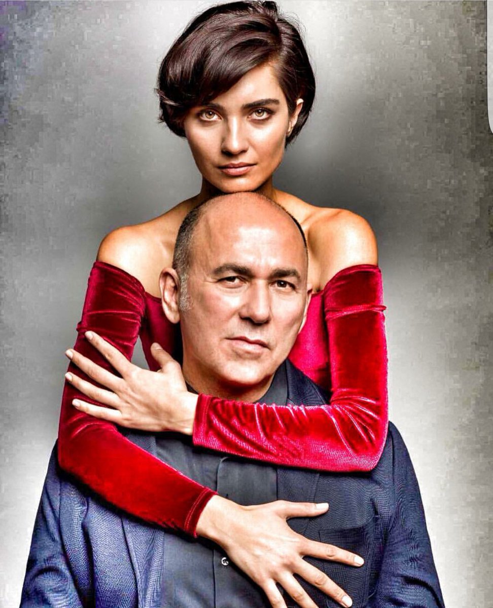 aytl_budak's tweet photo. Nefes kesici 👌 o kadar güzel ki gözlerimi alamıyorum 😍😍😍 #TubaBüyüküstün #FerzanÖzpetek 👏👏👏 https://t.co/y7pEjt4H94
