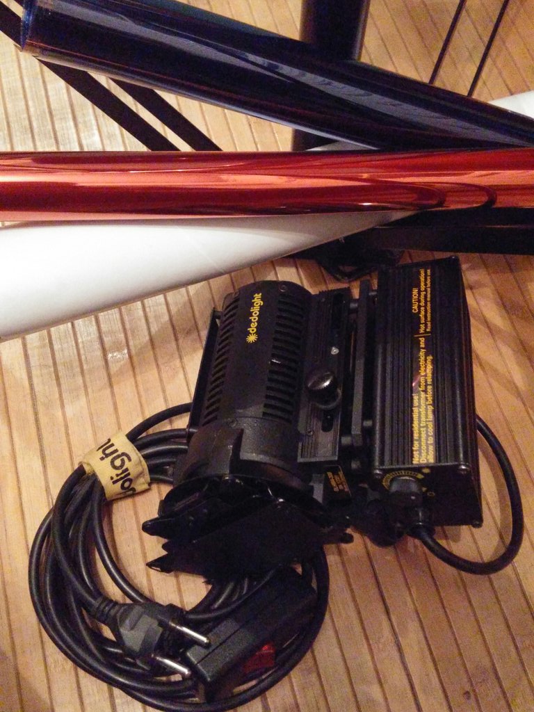 Preparando el material...