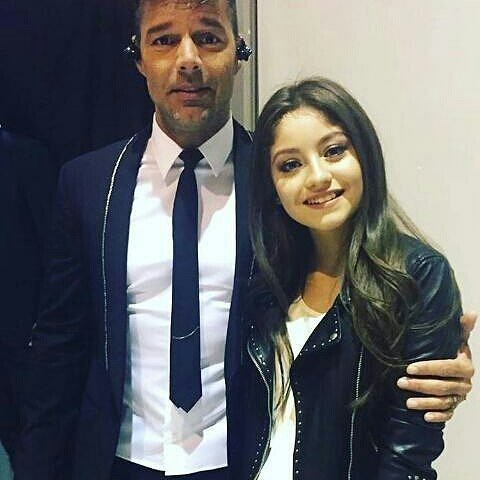 DesquiciadasRM's tweet photo. #TBT #SoyLuna y @Ricky_Martin #karolsevilla #rickymartin 😊#RickyALLIN #RickyMartin #Desqu… https://t.co/Hr7Agd17wT https://t.co/64IfGJUPXa