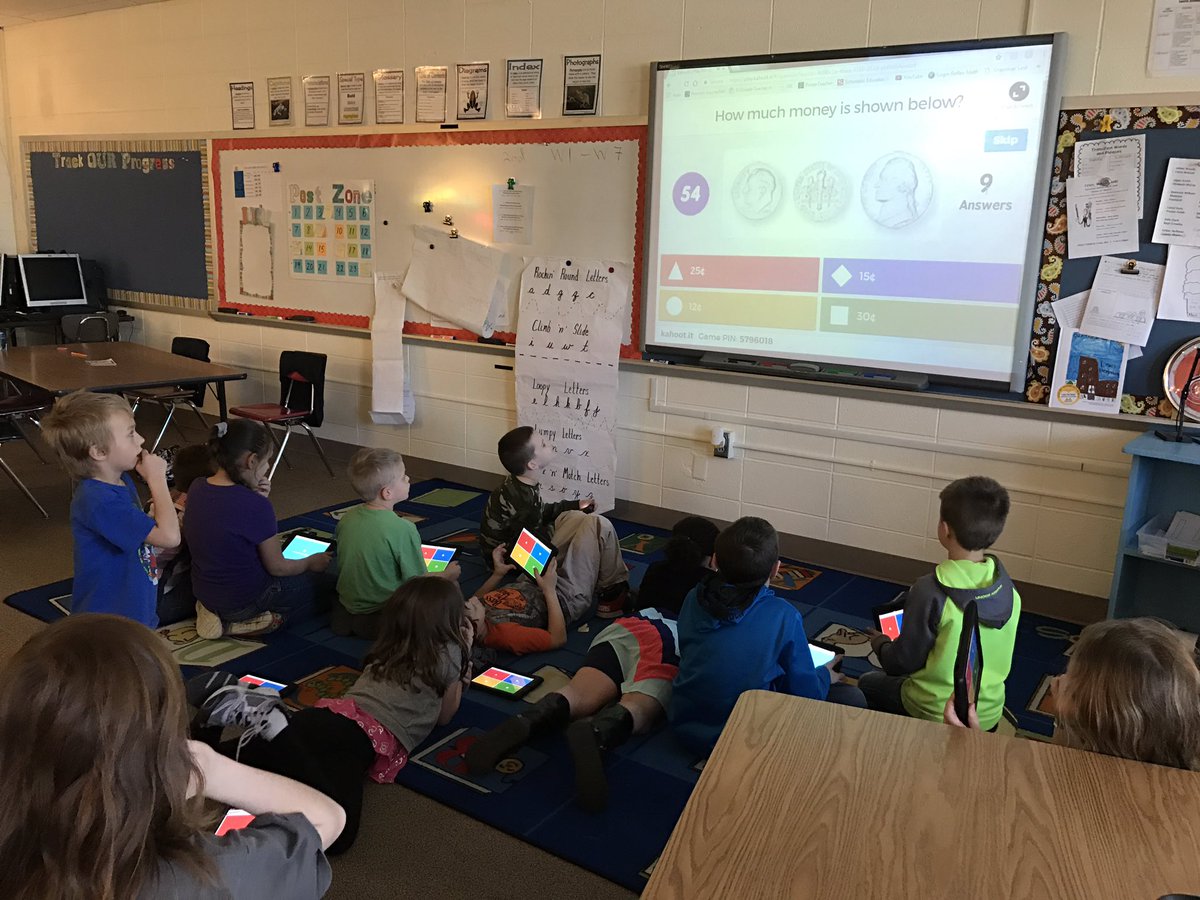 AngelaBright68's tweet photo. Students using Kahoot to practice counting money. @LE_ESSD40 https://t.co/Q7jkCDr0hQ