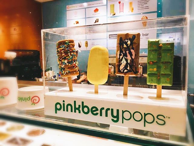 PinkberryCanada's tweet photo. Did you know, you can get #pinkberrypops in Canada now? They're available at Pinkberry Brookfield Place! π #PinkberryCanada #Pinkberry https://t.co/ZqRF3buKR5