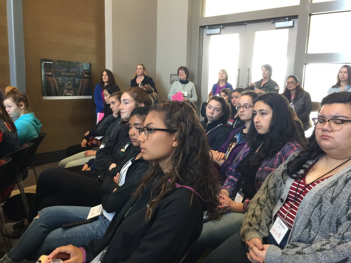 WOAW16's tweet photo. Another exciting WOAW event introducing flight to young women. @FlyWOAW @AOPA https://t.co/CqSIisLAlx