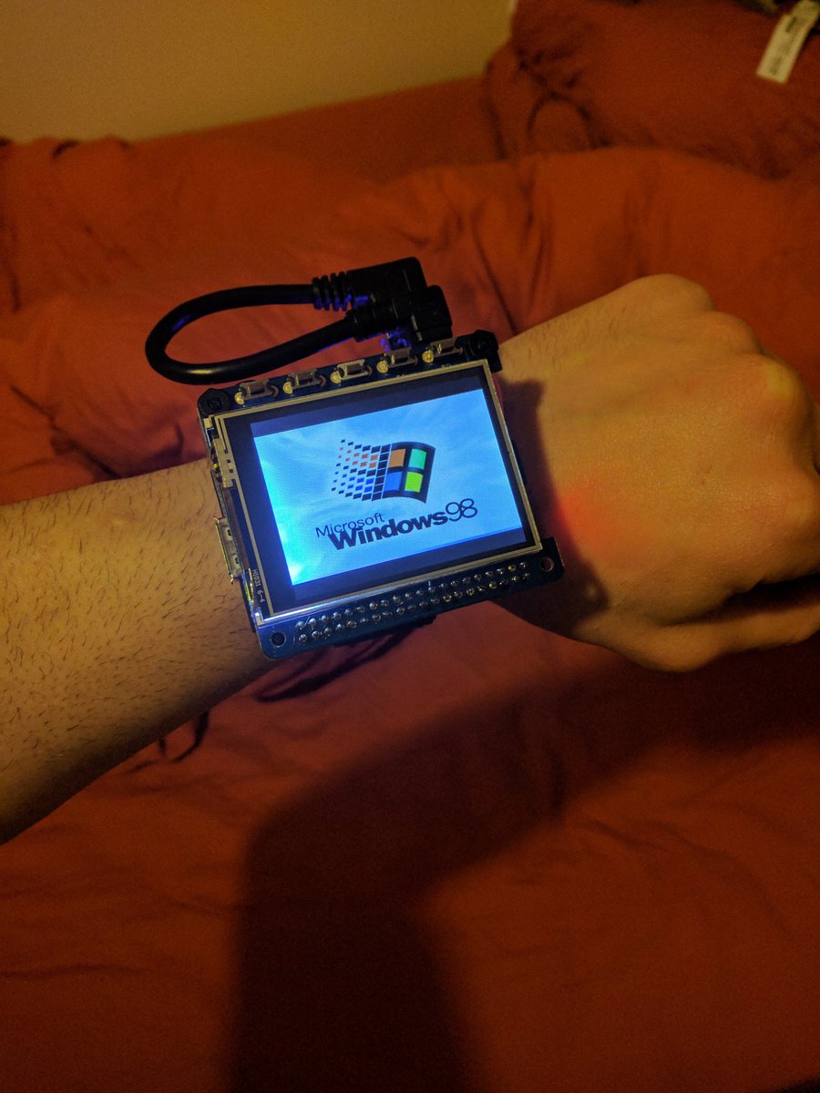 arcadio_garcia's tweet photo. Would you buy this if it ran #WindowsMobile10? Because I want it so badly! #wearables #windows10 https://t.co/9Uxq3sBxnc