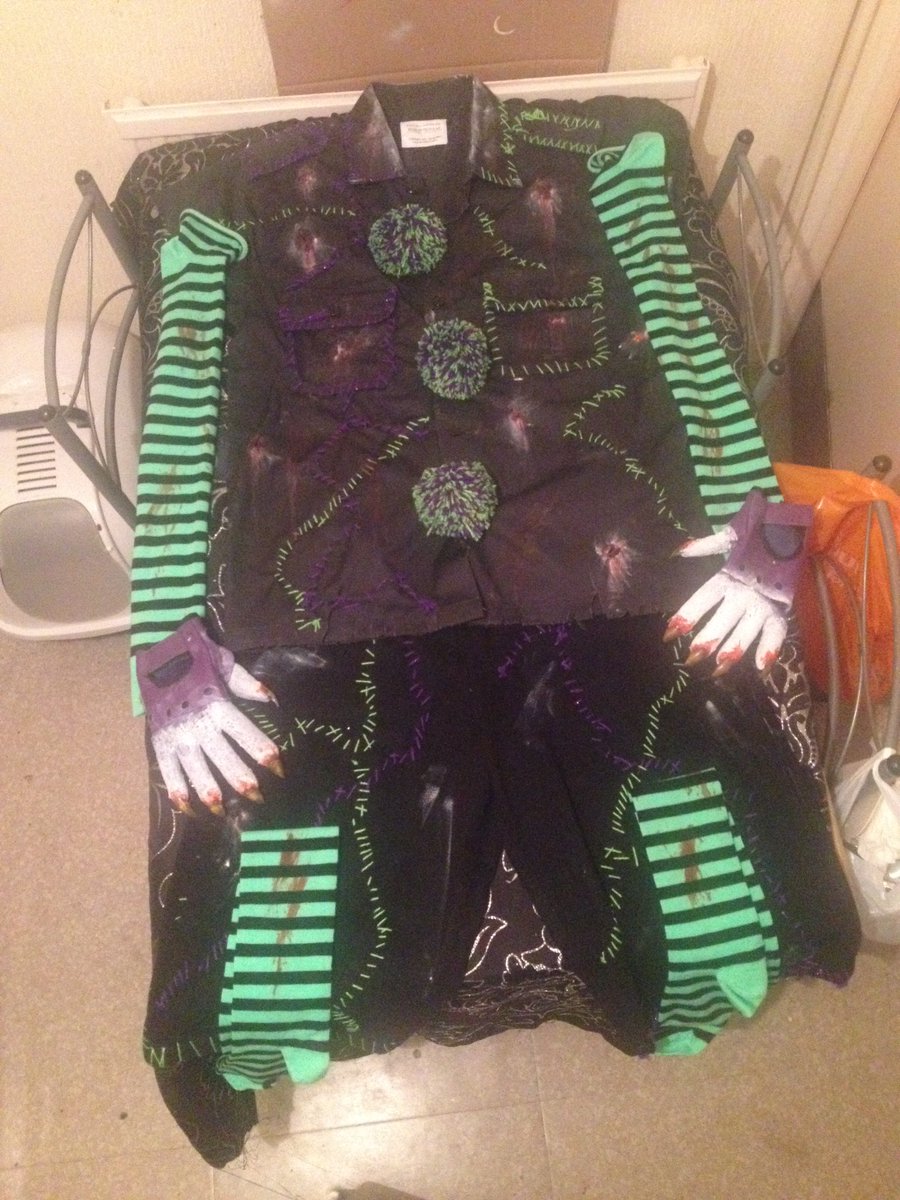 JamesHowgatefx's tweet photo. My Custom "Stitch" the Clown Costume. https://t.co/Ms23kATb2I