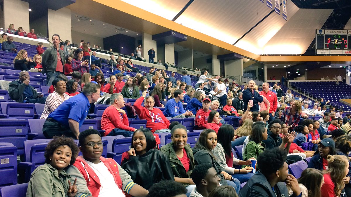 HALionsLive's tweet image. Shoutout to all of the Lions fans that are in Nashville! And shoutout to everyone that is tuning in elsewhere! #HardingStrong