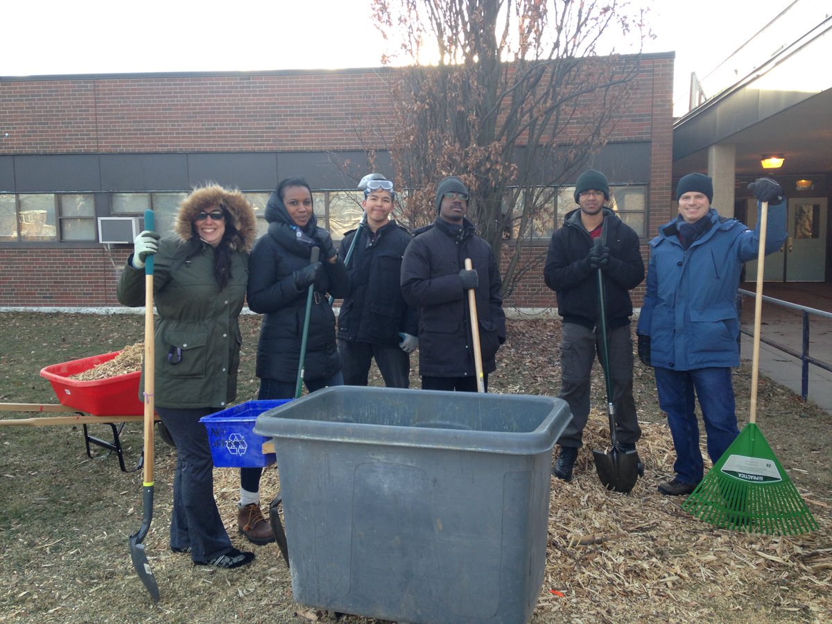 LKPerivolaris's tweet photo. Quad squad reaping 'fruits' of arborist's labour! @Tsahai_Daley #MrSheehan & #MsCap shovel & spread mulch in quad. #SHSM @LC2_TDSB @tdsb https://t.co/nhjhc24u6h