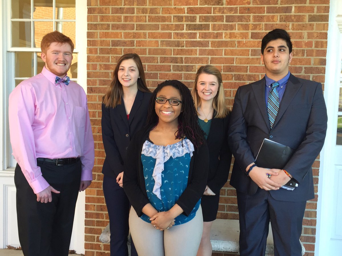 HatchingIdeas's tweet photo. Ready for the Deep South District tournament to start on this lovely Speech and Debate Education Day! #debatesquad #wearepelham #nsda https://t.co/7HghUaE6A9