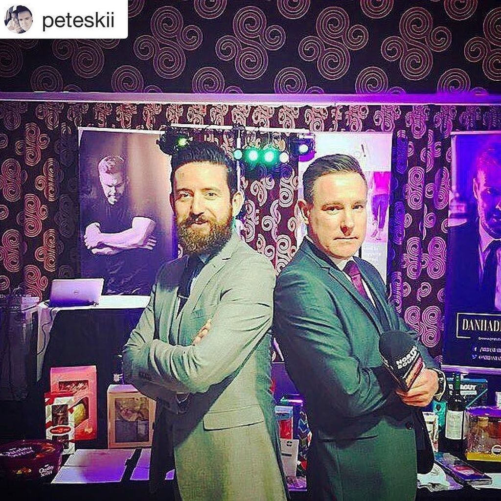 jhnsl8r's tweet photo. #DJBeard #TravelPete
#Repost @peteskii
Ready to Rock #Event #Slick #Dapper #Pose #Idiots #instacool #instalike #S… https://t.co/I9XnQpwoze