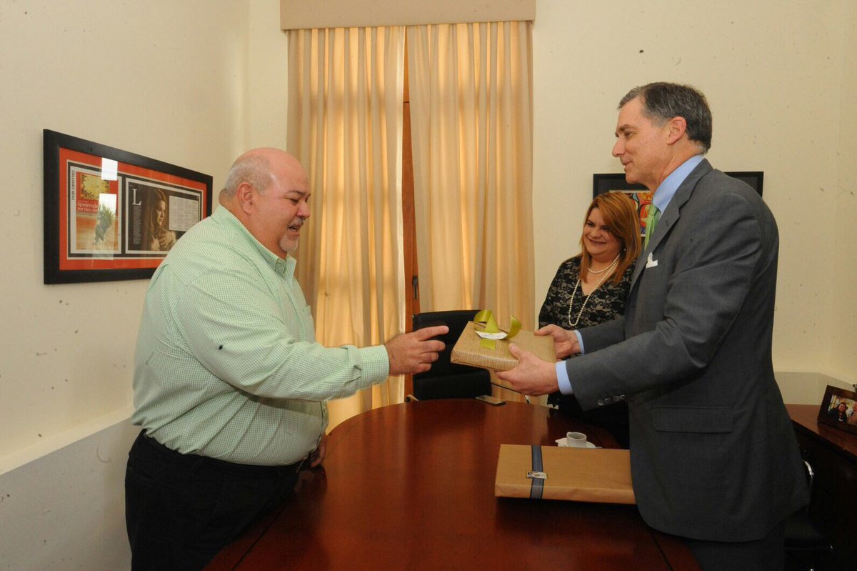 RepJenniffer's tweet photo. Thanks to @JohnnyMndez2016 for speaking to @RepFrenchHill about the legislative plans for PR's future https://t.co/7xQOJaqIuy