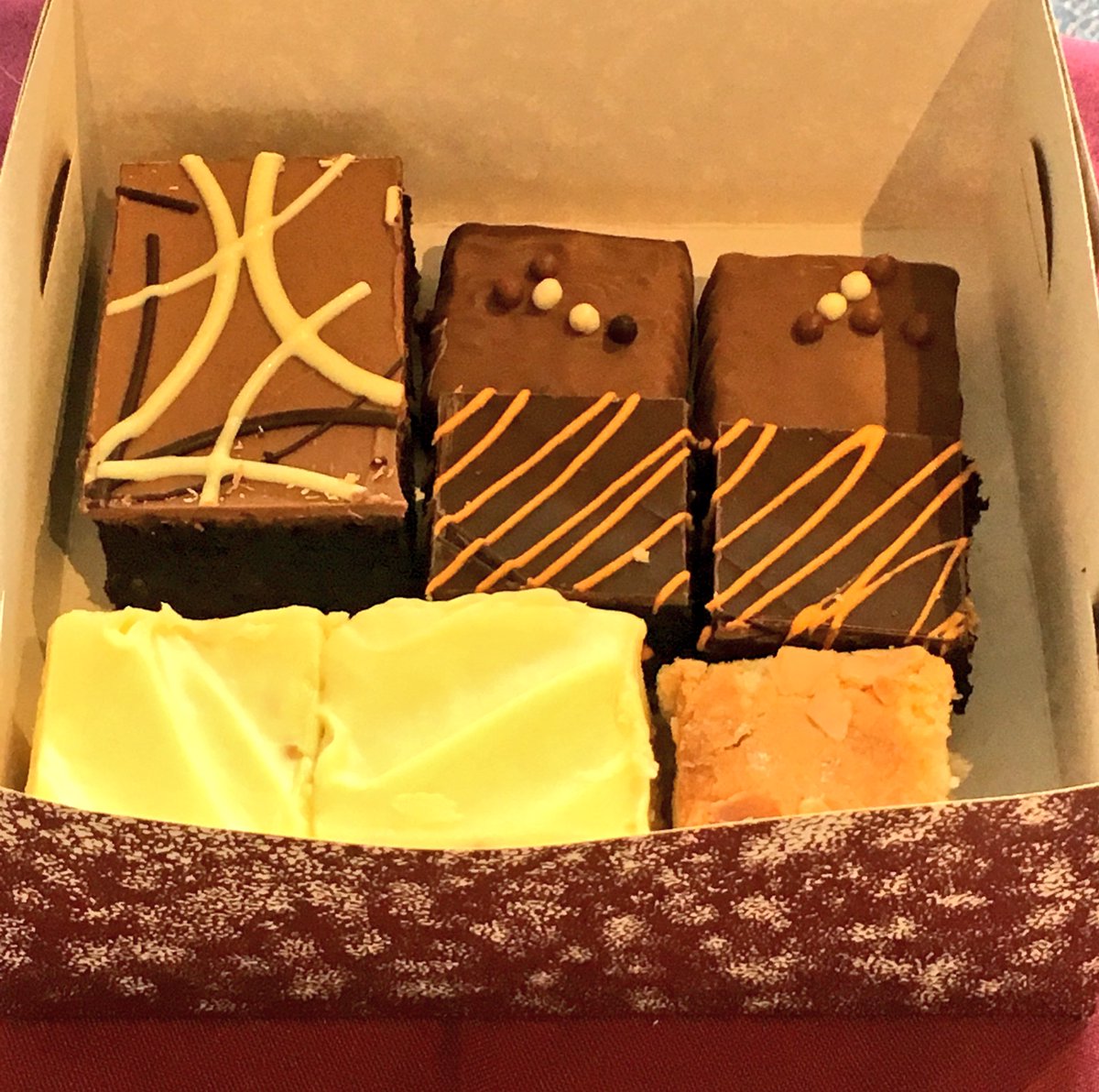 OffSuppliesNow's tweet photo. @TEC_Training #EssentialManagement completed lots to absorb and implement-Benefits of doing the course with Anthony from @Slattery_Cakes too https://t.co/wFxHDMQa1x