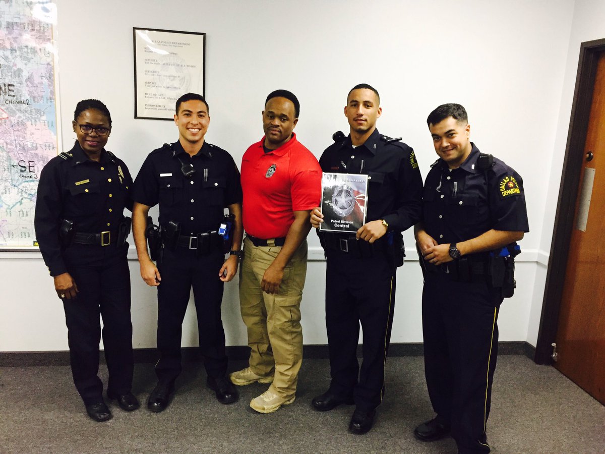 DPDAcademy's tweet photo. @DPDCentralNPO #centralpatrol #DPDClass352 #trainingthebest @AShawDPD @ChiefCotnerDPD @DPDCoffey Congrats! https://t.co/I04jM1fUTN