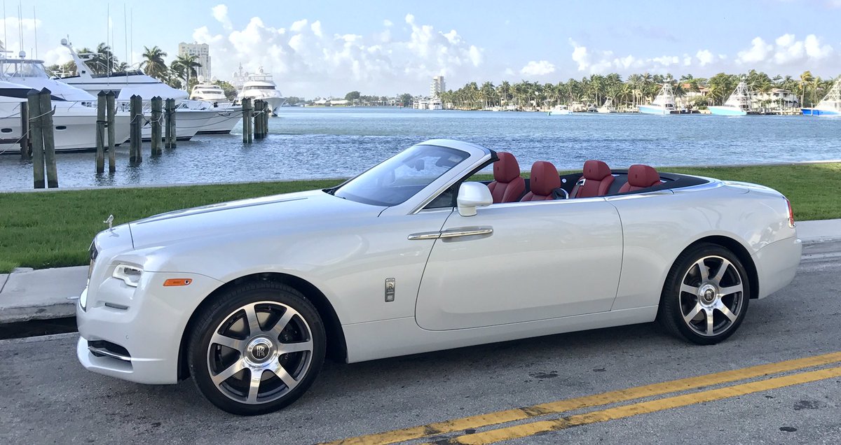 JonathanReviews's tweet image. I am living large this week! The @RollsRoyceCars Dawn delivers unparalleled luxury combined with a timeless and elegant design. #RollsRoyce