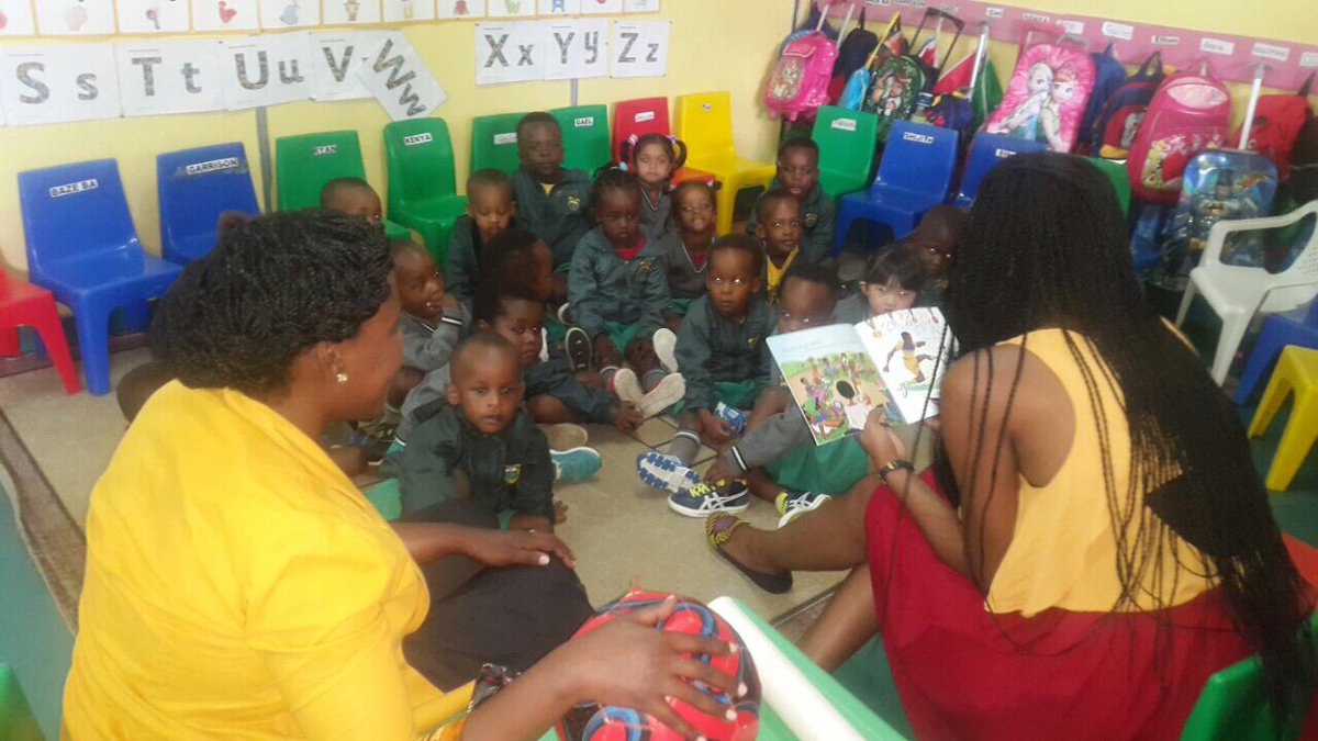 MutesiLinda's tweet photo. Had a wonderful time reading 'Oh Rwandan Child' to the little ones this morning with the author @PeaceKwizera. Thank you #GreenHillsAcademy https://t.co/5WnCv3qsYf