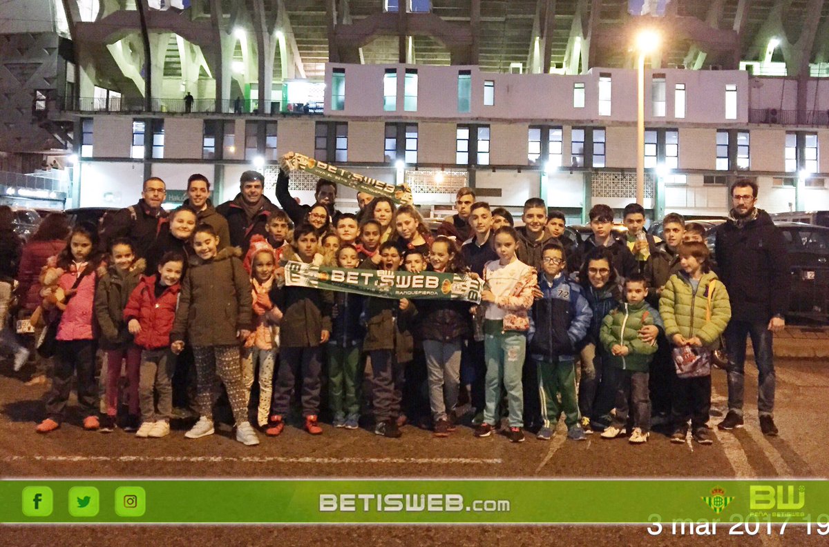 betisweb's tweet photo. Los niños de la bolsa de la Caridad de Prendimiento vienen invitados por nuestra peña al #Betis - R.Sociedad https://t.co/EpAuTj0M4l
