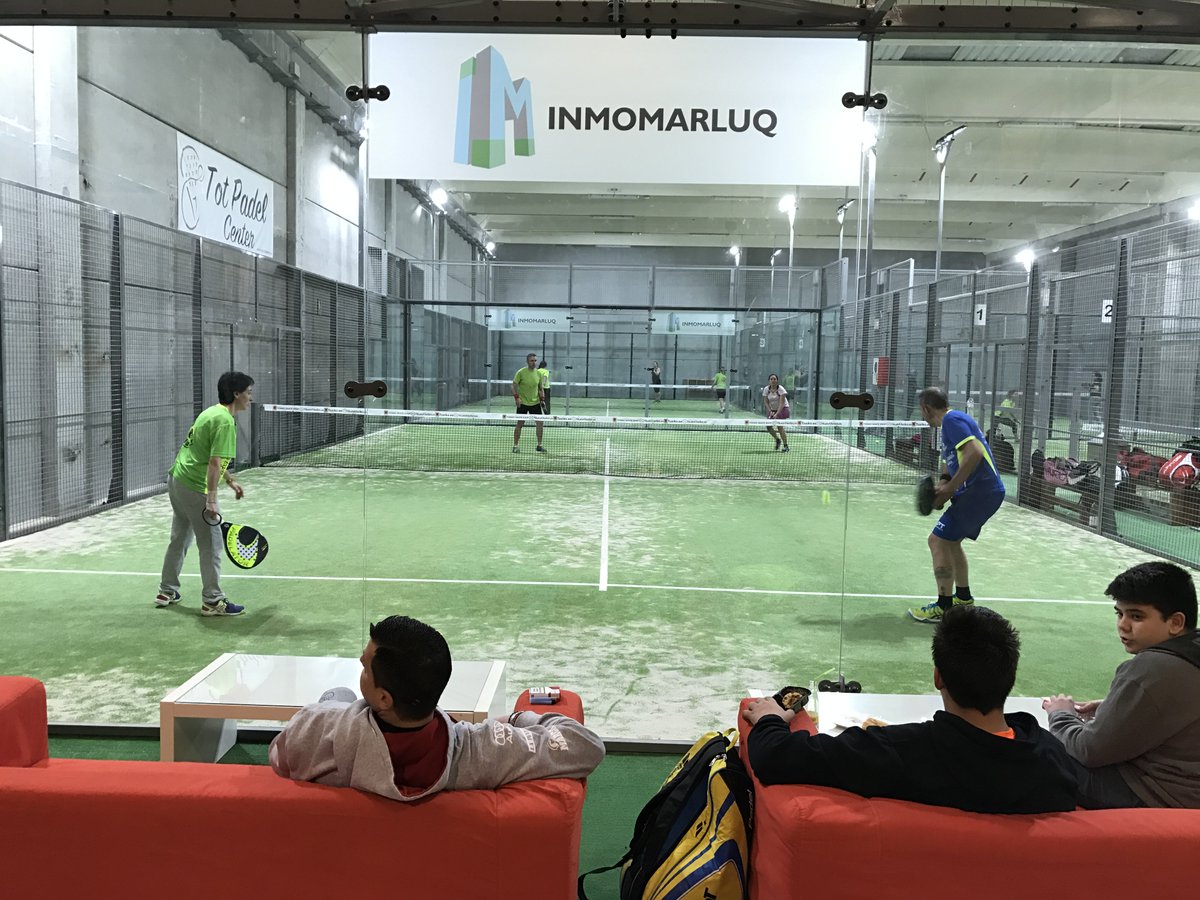 Tot Padel Center Terrassa, instala iluminación LED en todas sus pistas con los nuevos proyectores Stadium 150W de Bifoc LED. Enhorabuena!!!
