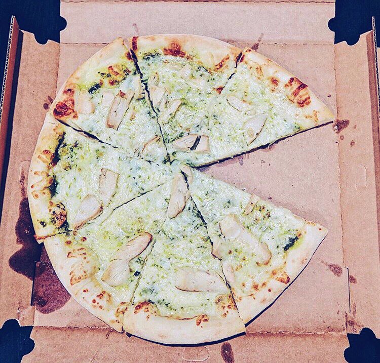 localpizzeria's tweet photo. It's Friday and we've got one thing on our mind... pizza! 

📷 Instagram https://t.co/RZzX03JLcE