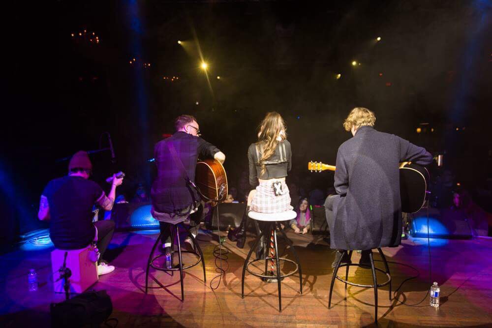 Toronto, last night was rad! Thanks for singing along with us! 💕 

📷: <a href="/amybuckphoto/">Amy Buck</a>
