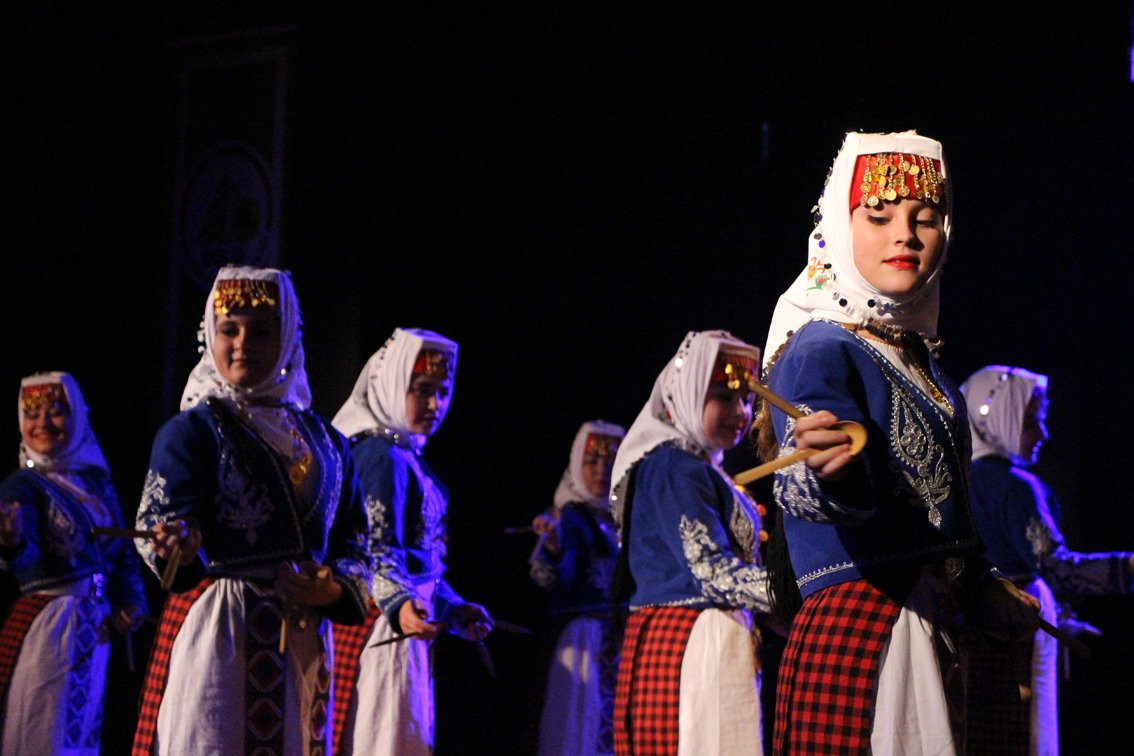 Halkoyun's tweet photo. halk oyunları gruplarımızdan horon ekibi,halay ekibi ve kafkas ekibi ile organizasyonlara hareket katıyoruz. https://t.co/qqfbyRO4XX https://t.co/XjS5b4cAur