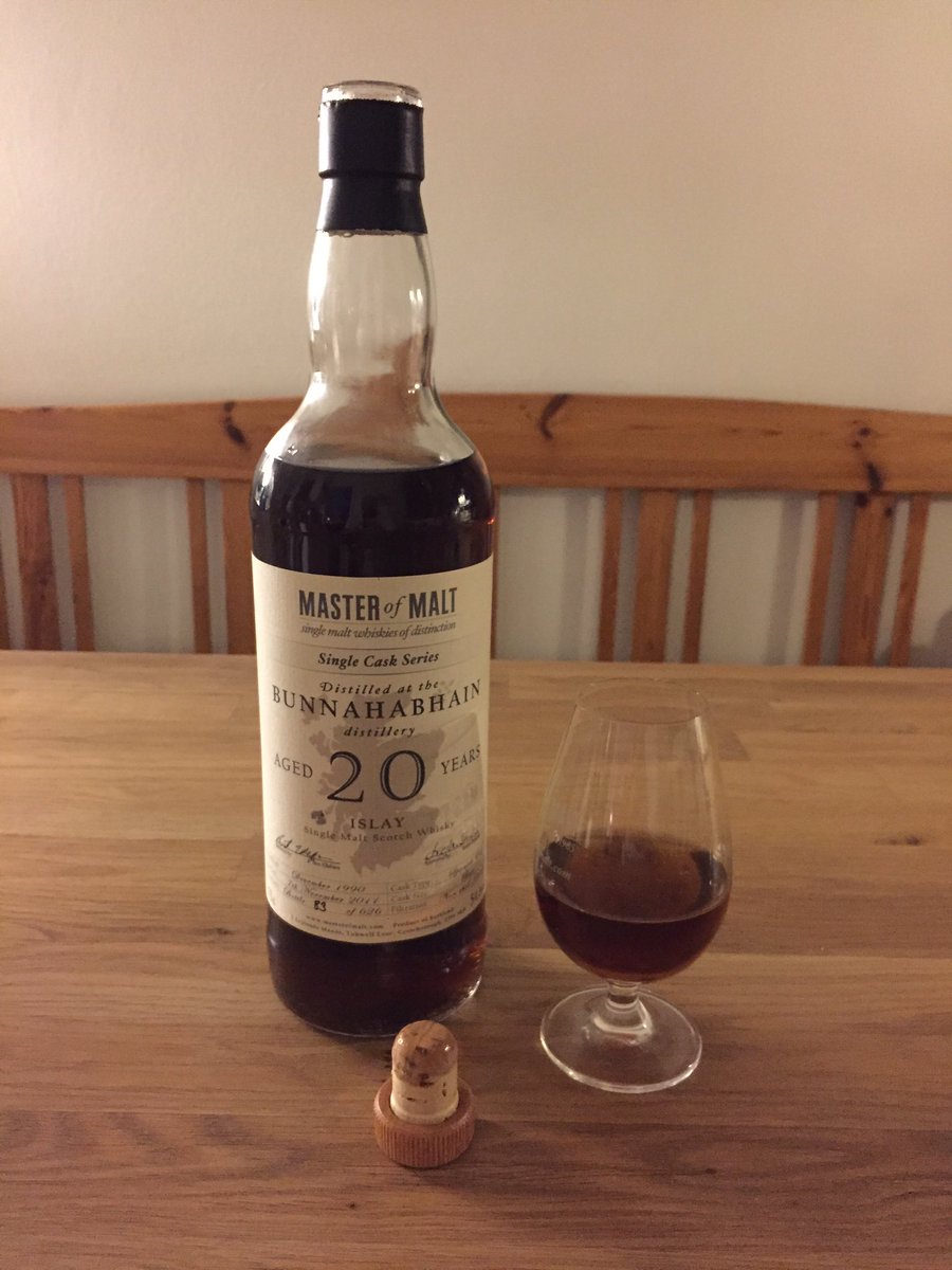 PingisPersson's tweet photo. I love this heavy sherried Bunnahabhain from Master Of Malts. ๐โค #whisky #Bunnahabhain #masterofmalts https://t.co/nIMf5F0Cnc