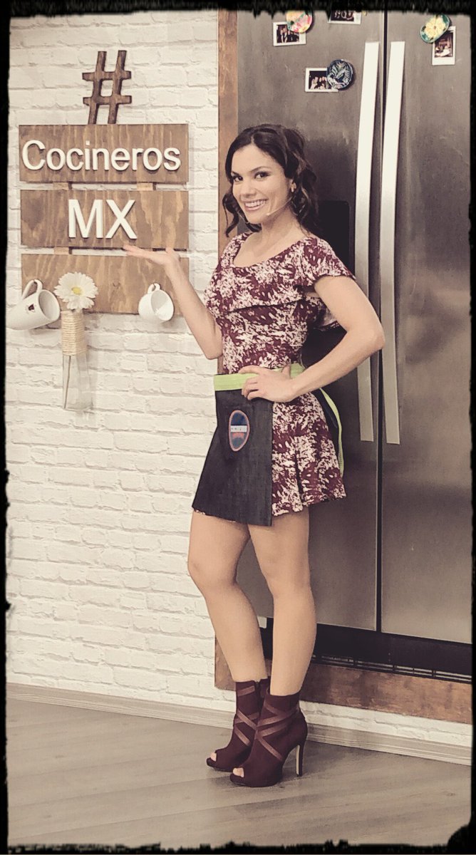 Tabatajalilreal's tweet photo. Q tal un panqué con avena y dátiles 😊😋😋😋💗 los espero en @CocinerosMxTV  canal 7 de 2 a 4 pm buen provecho!!! https://t.co/XGQvUmNomY