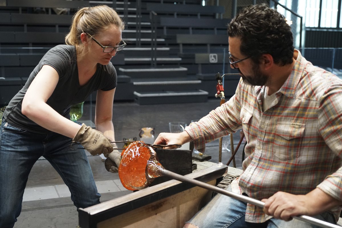 corningmuseum's tweet photo. Guest artists @vetrovero created some of their signature bowls with #murrine patterns this week in the Amphitheater Hot Shop. #CMoG #glass https://t.co/TTMrbEN4GM