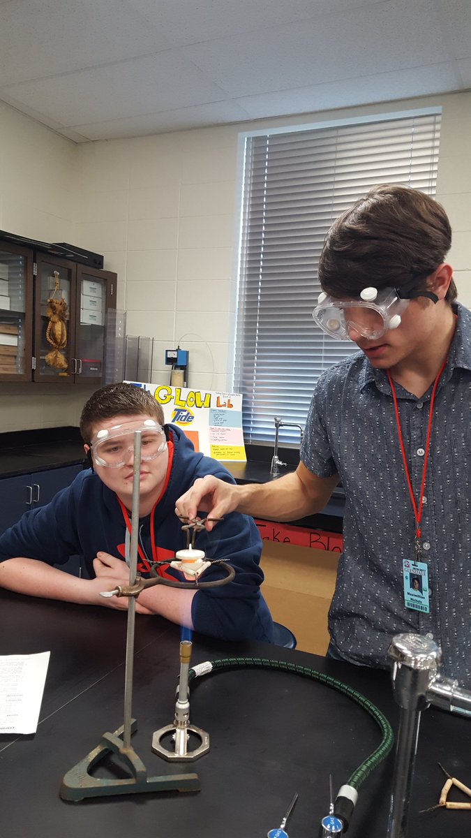 MrsHardison13's tweet photo. Experimentally Determining Empirical Formulas writing lab reports in Honors Chemistry@GHS_ScienceTeam @MrsHardison13 https://t.co/s4ff242WCH