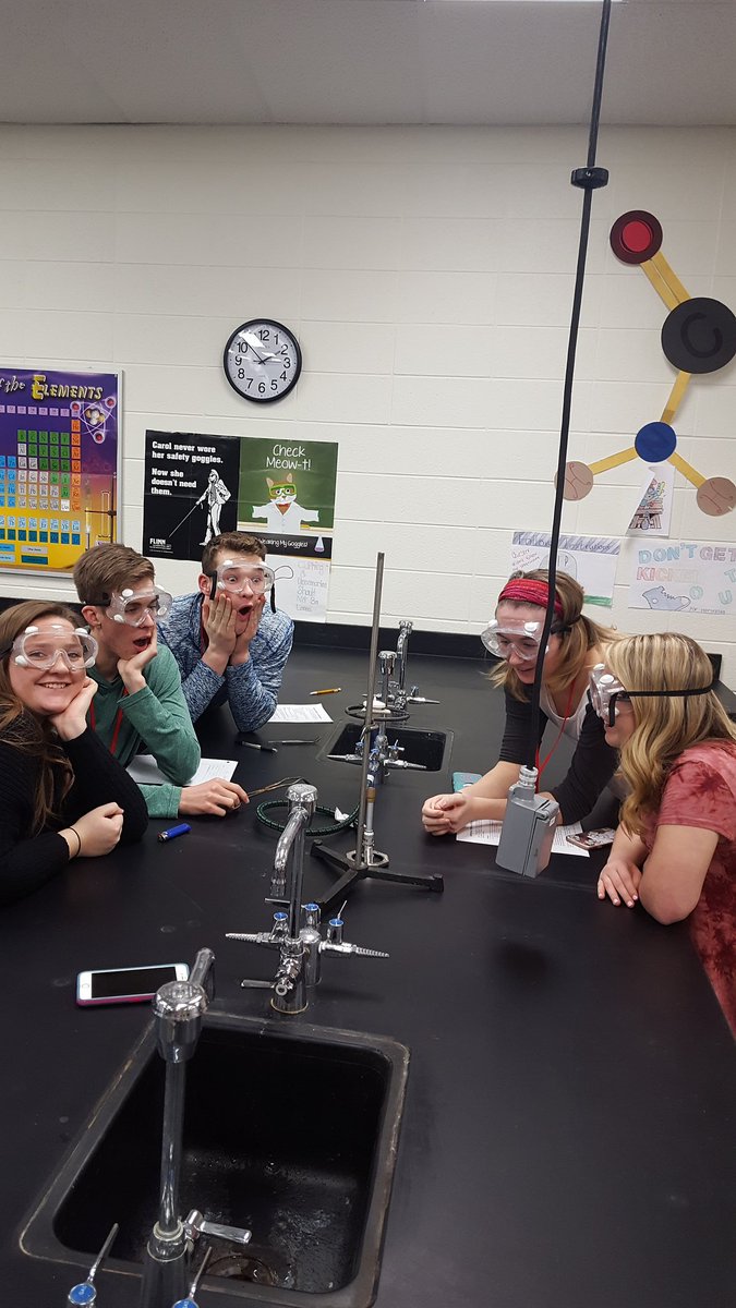 MrsHardison13's tweet photo. Experimentally Determining Empirical Formulas writing lab reports in Honors Chemistry@GHS_ScienceTeam @MrsHardison13 https://t.co/s4ff242WCH