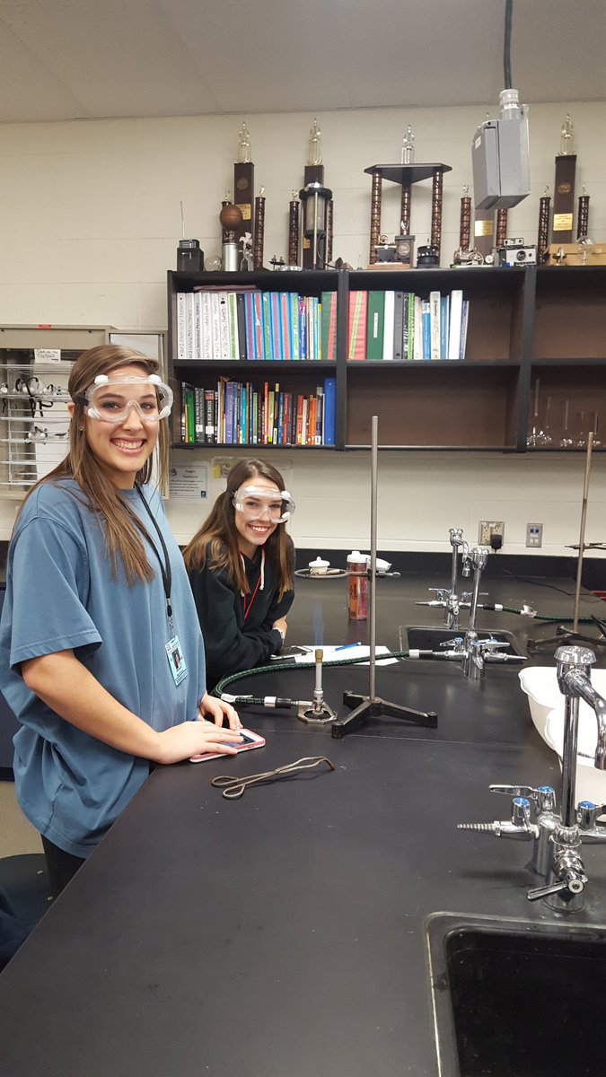 MrsHardison13's tweet photo. Experimentally Determining Empirical Formulas writing lab reports in Honors Chemistry@GHS_ScienceTeam @MrsHardison13 https://t.co/s4ff242WCH