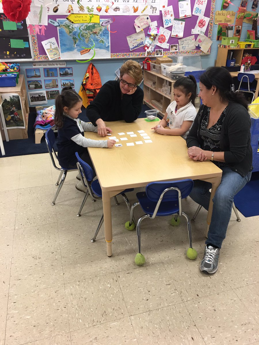 MissAmyPreK's tweet photo. #DrSeuss memory game! #useyoureyes #thinkingbrain #teachingfriends #prek #pairs #matching @missrumphius722 https://t.co/zMtnmjSyZv