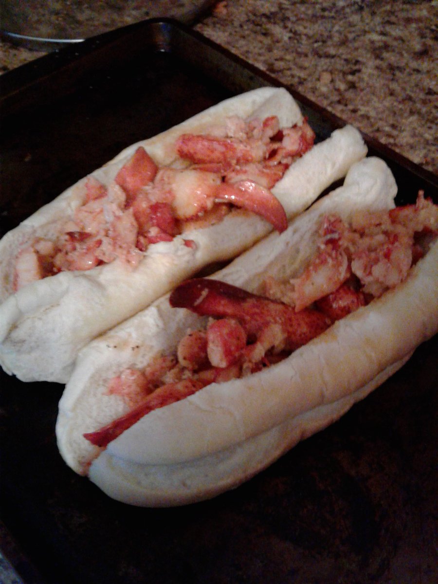 MrAmszin6's tweet photo. Lobster rolls for me and the Mrs. #mencooktoo https://t.co/QNyaFWSz9X