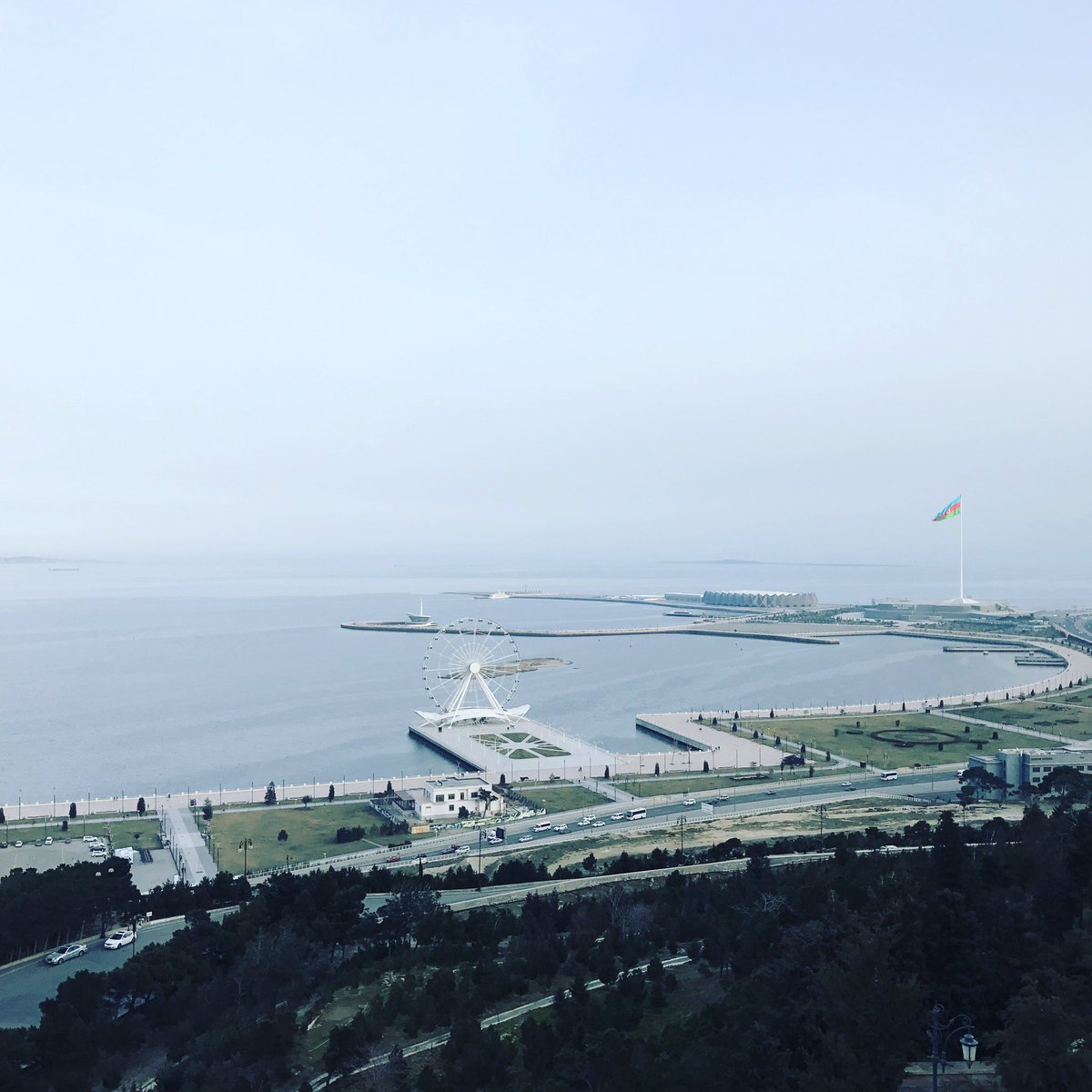 AzerbaijanTour's tweet photo. A must visit place in #Baku
#BakuPanoramicView #FlagSquare #UplandPark #Azerbaijan #AzerbaijanTourism #Travel #TRAVELADVISORY https://t.co/qVyN8TNHQq