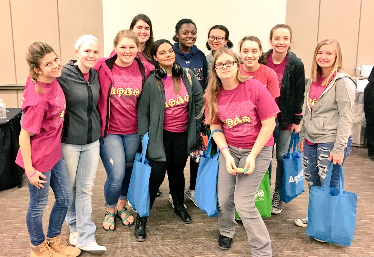 LN_SWEnext's tweet photo. Another great @SWEinKC event! Thank you to @SWEinKC for organizing! https://t.co/Ru0CGzRO11