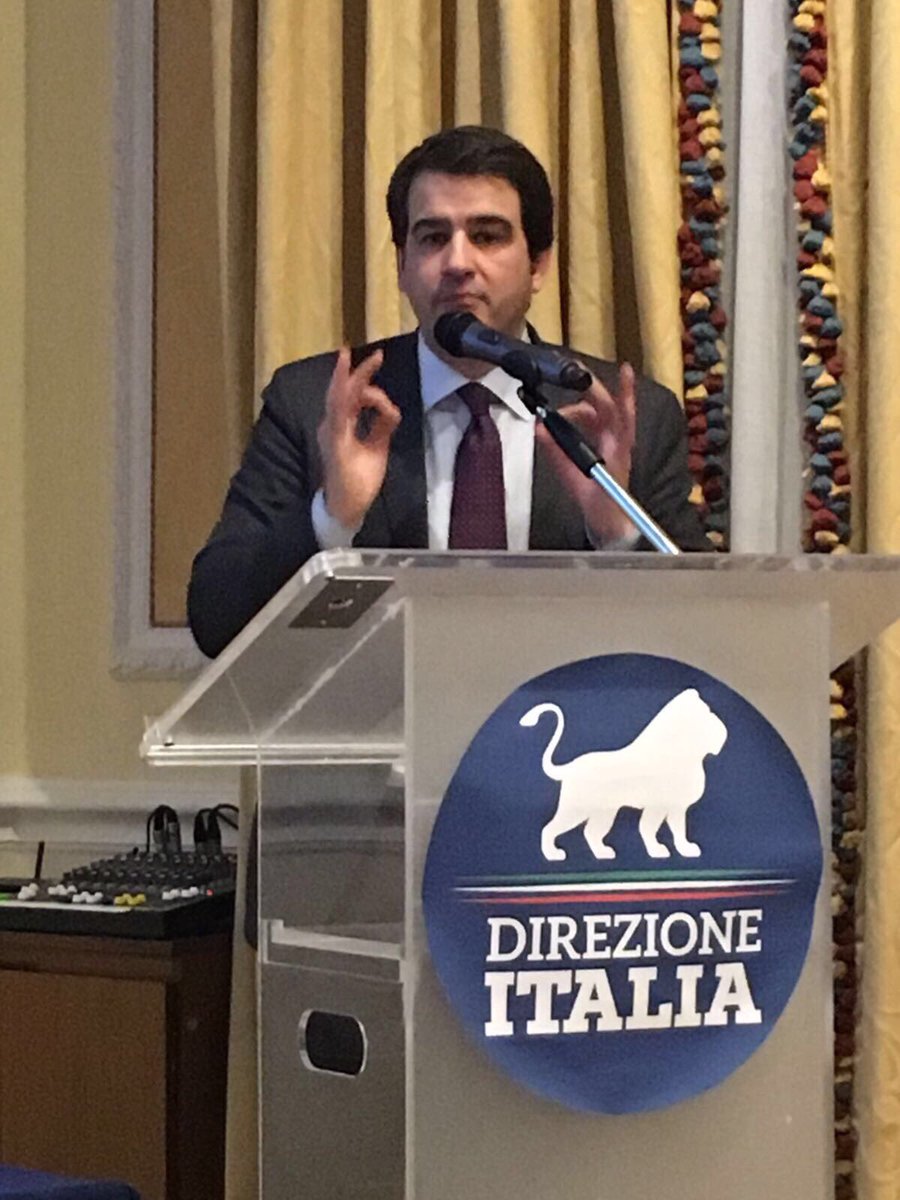 Al #Sud giovani disoccupati aumentano e #Renzi in tv dice che ha aumentato posti di lavoro.
Quali #slide ha visto?
Noi in #direzioneitalia