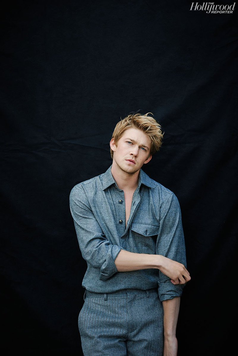 Exclusive: 'Billy Lynn' star Joe Alwyn joins Emma Stone in 'The Favourite' thr.cm/rBjh6u
