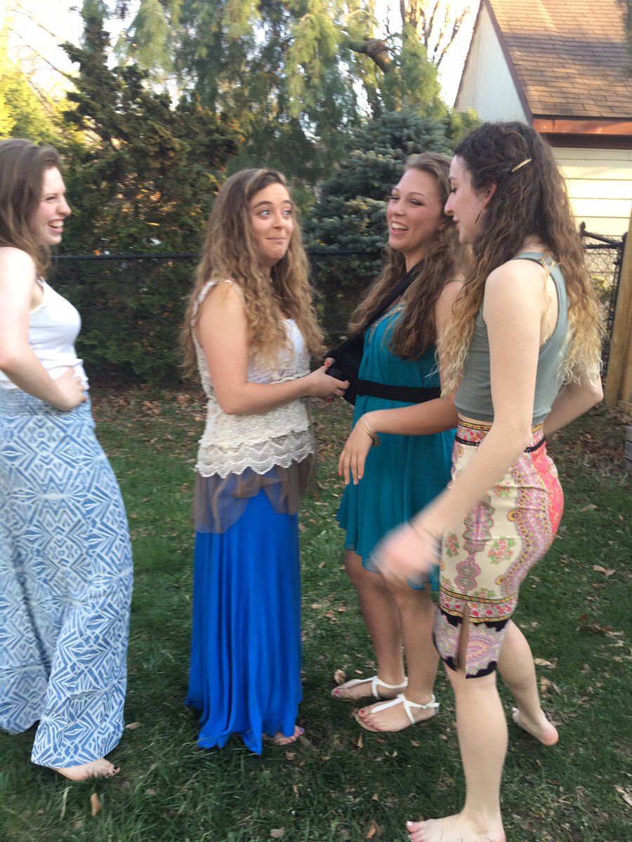 just_lillian_'s tweet photo. @toria_paige maximum happy birthday to you. I love you a little more than is normal. #GratTim https://t.co/Srs5s8ATFx