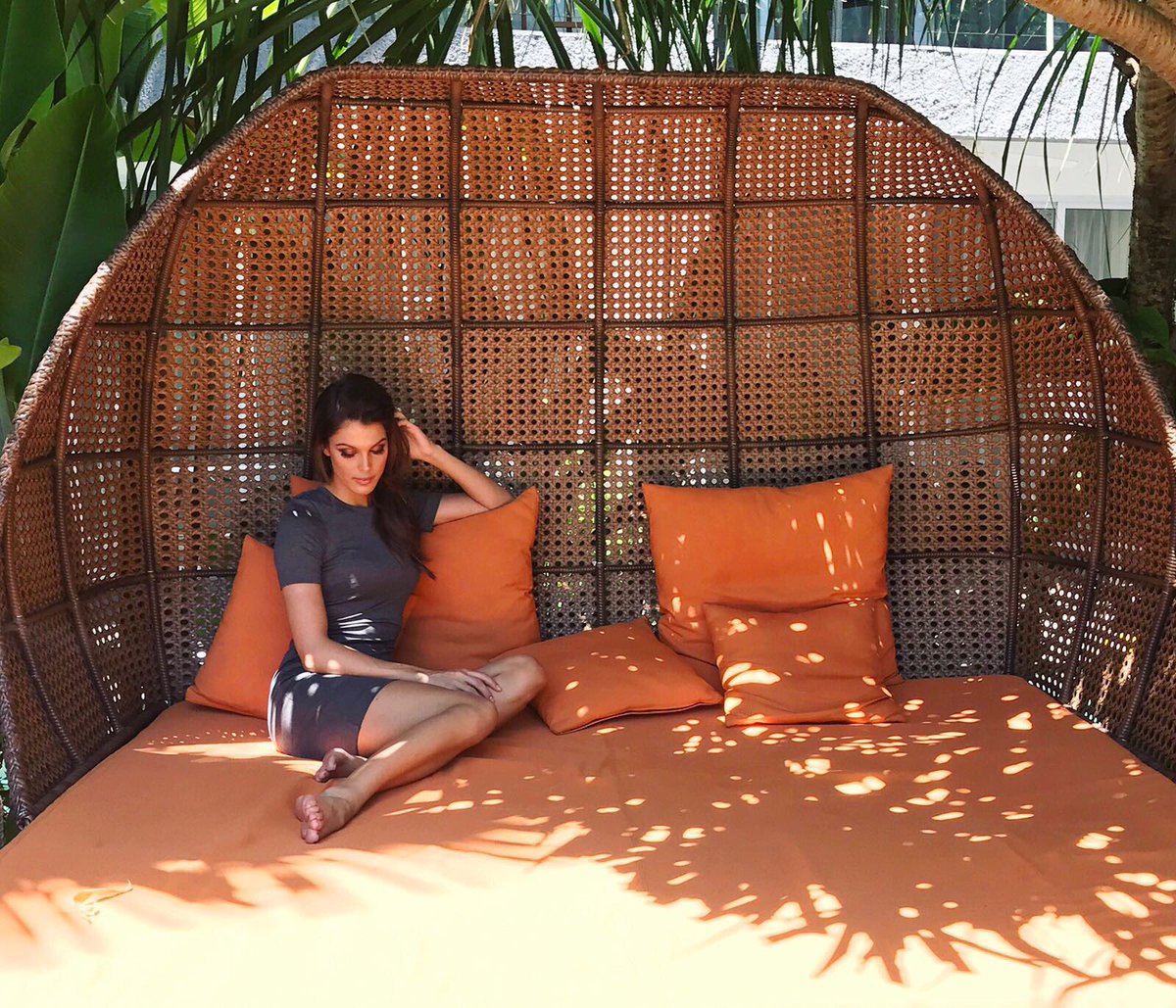 Break in this beautiful place .... une petite pause dans cet endroit magnifique ... ❤️🌴☀️ #healthyinsidefreshoutside