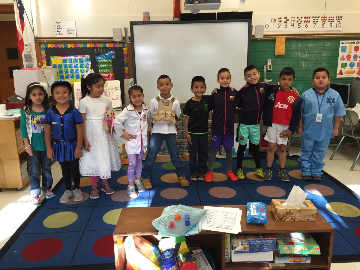 LMerrettFWISD's tweet photo. Thanks so much to all of our Career Day volunteers!  What a fun-filled and educational day for our students! https://t.co/KG968IgaFK