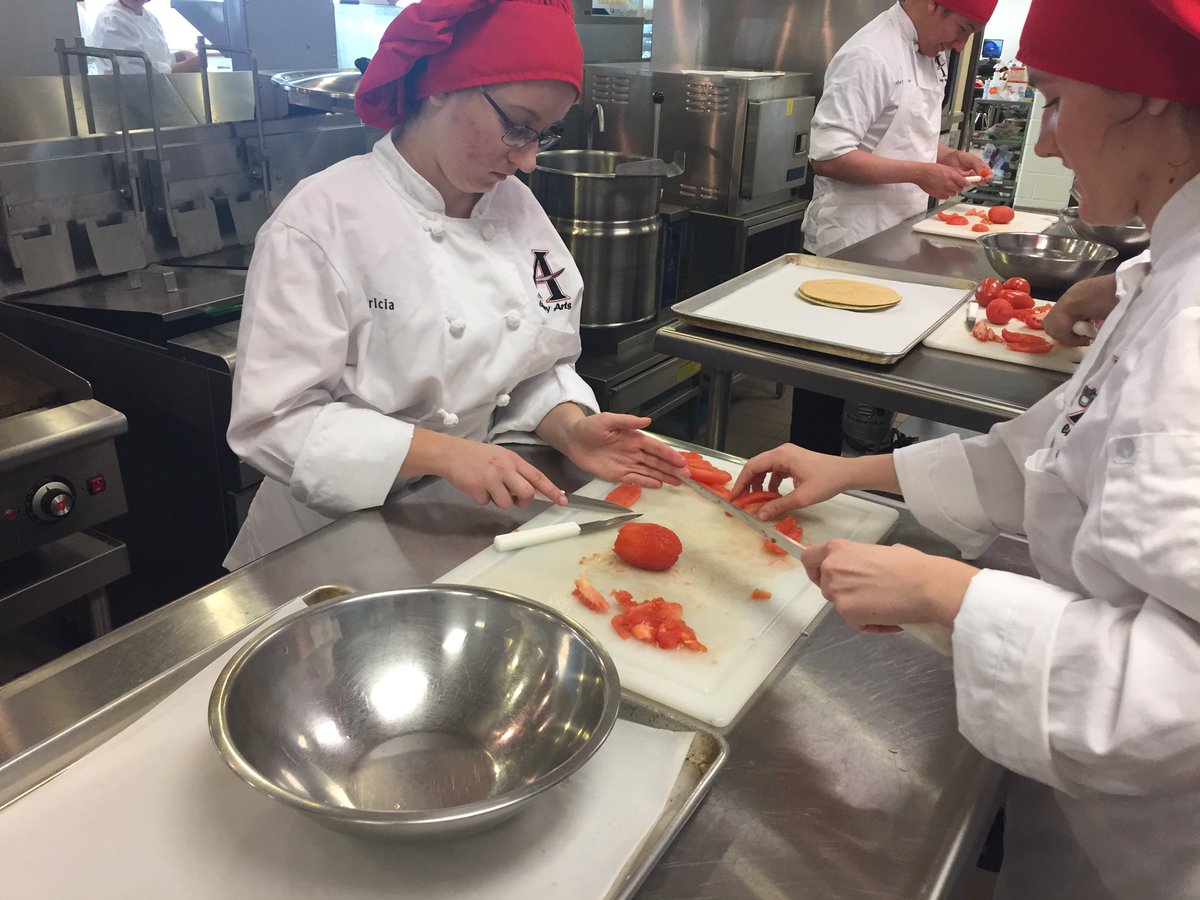 AHSculinary's tweet photo. Practicing tomato 🍅 concasse while making fresh pico de gallo! And baked tortilla chips!! #knifeskills #concasse #julienne #brunoise https://t.co/RDmfA1OI8O