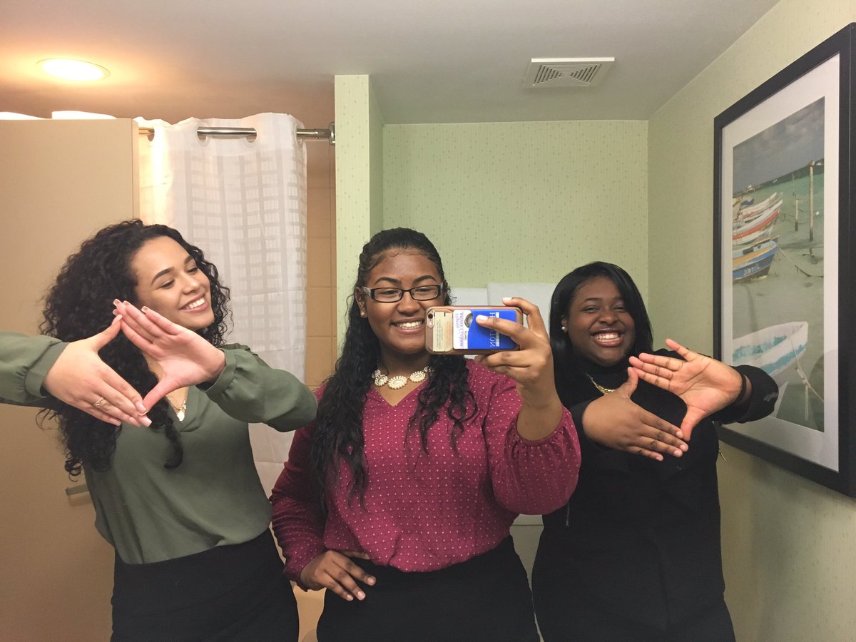 VilleDECA's tweet photo. Menchville DECA girls ready ππ DAY ONE !!! #decaslc #deca #SLC2017 https://t.co/cMWqt4jLA9
