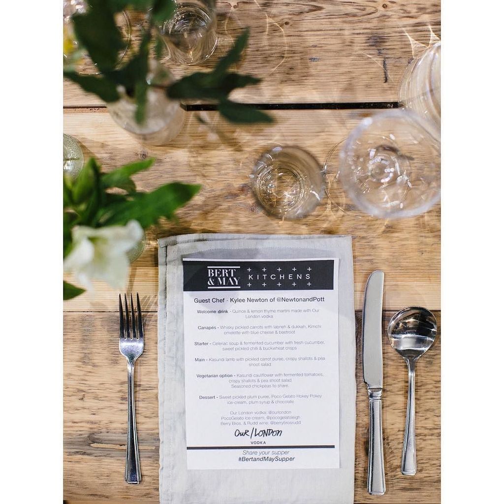 Fox and Favour tweet media