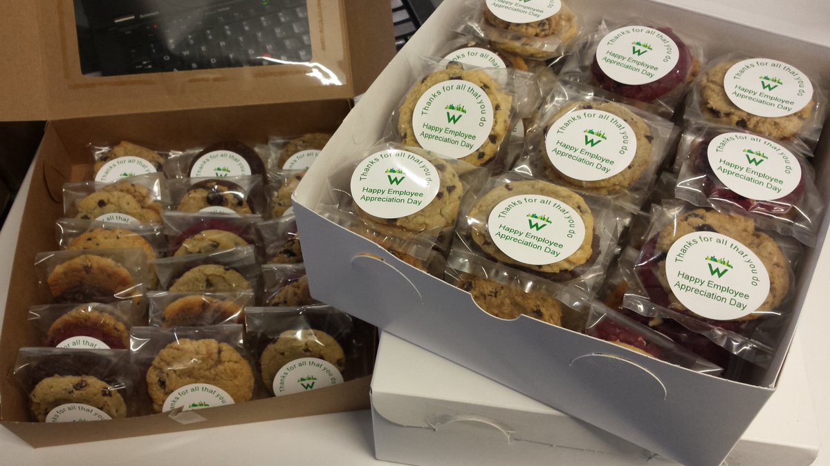 WorkopolisLife's tweet photo. How did you celebrate Employee Appreciation Day? Thanks @AndeesSweet @CookieStefanie for getting this together! #employeeappreciationday https://t.co/cE71GCFQPQ