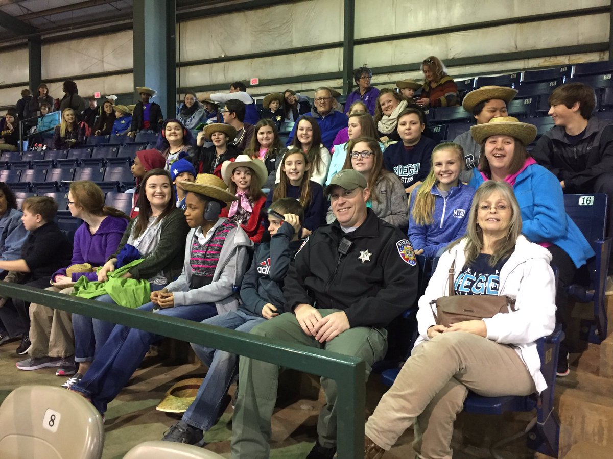 SiegelMiddle's tweet photo. Mrs. Liggett's class had an awesome time at the SRO rodeo! https://t.co/AGJqpFeOZY