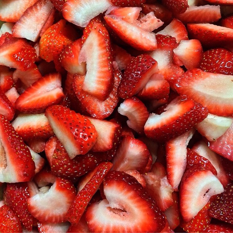 9RoundFlorence's tweet photo. Eat berries to boost your antioxidants! https://t.co/Hk5n2XsffN