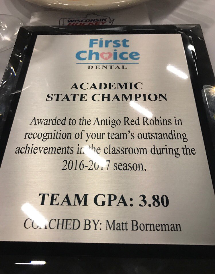 Antigo_Hockey's tweet photo. If you can't win on the ice, you better win in the classroom. Congrats boys! 📚📝 #statechamps #TheRobinWay https://t.co/wpBtCjG6Y4