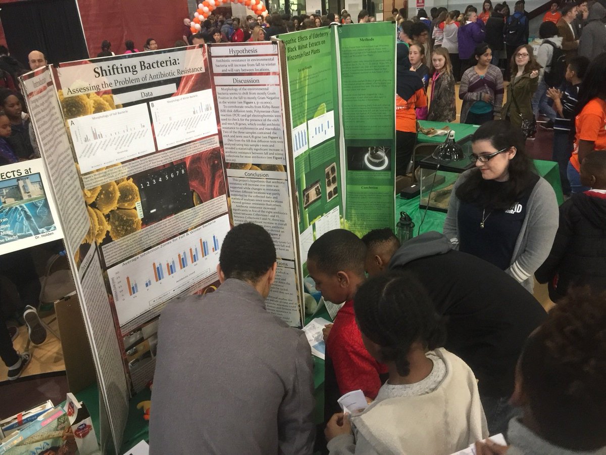 CarlyJo2017's tweet photo. We got to represent ASMSA at the Arkansas STEM festival while teaching some awesome kids about science! #ASMSA #STEM #arSTEMFest https://t.co/tJ6fT3qO3a