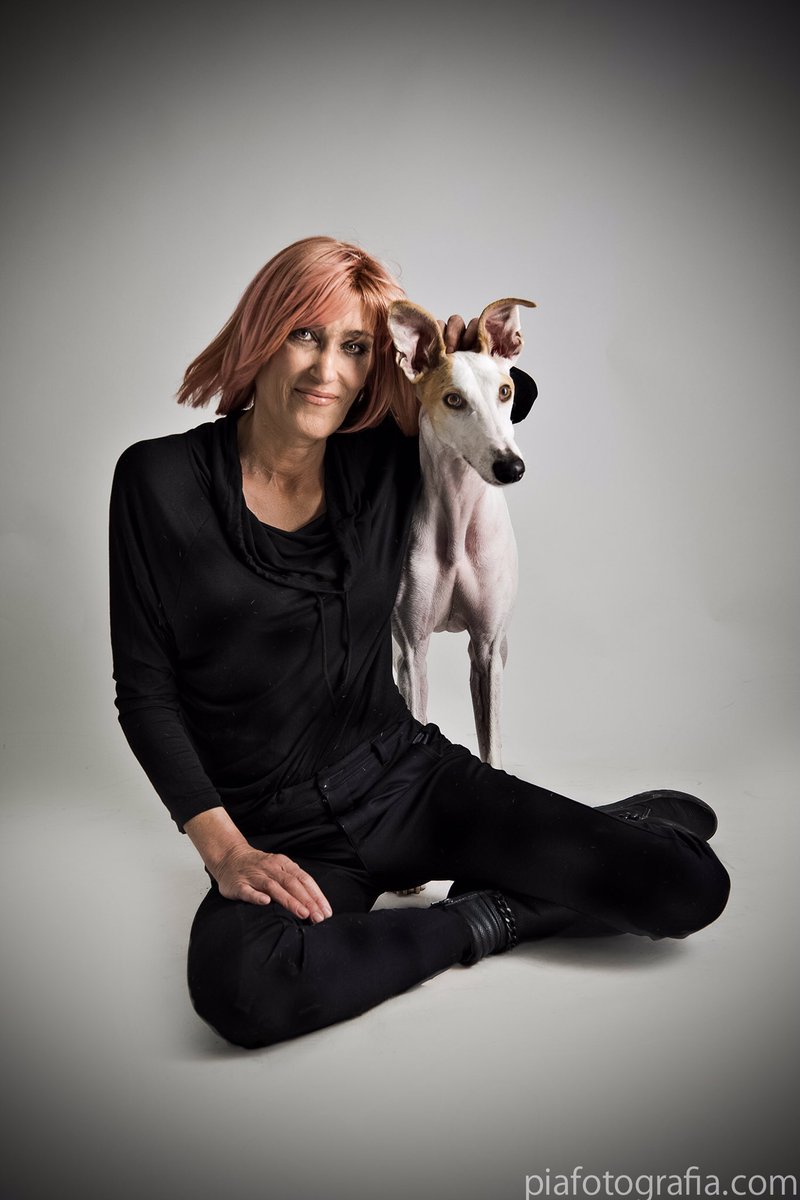 687734362 Info@piafotografia.com