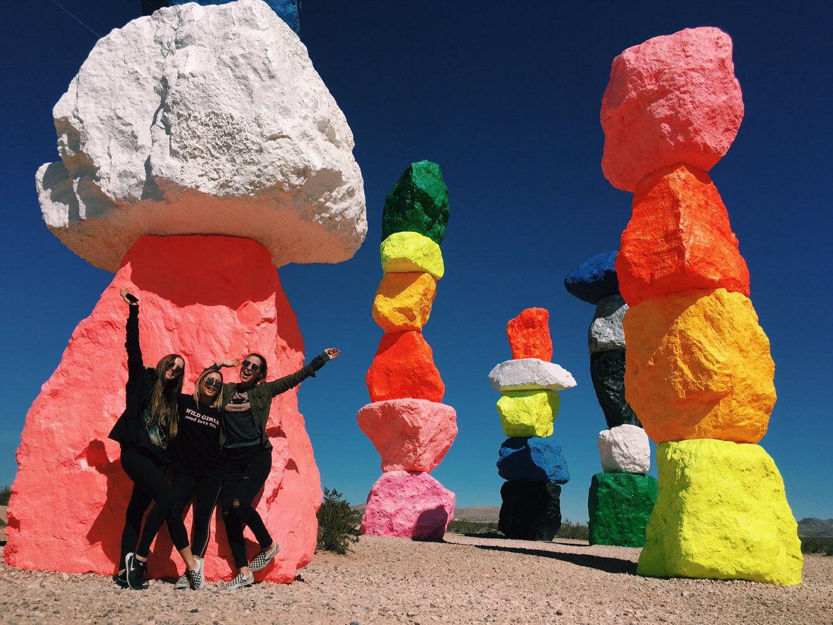 ryanngiampietro's tweet photo. seven magic mountainsss✨🌈 https://t.co/QlbDQYvZfU